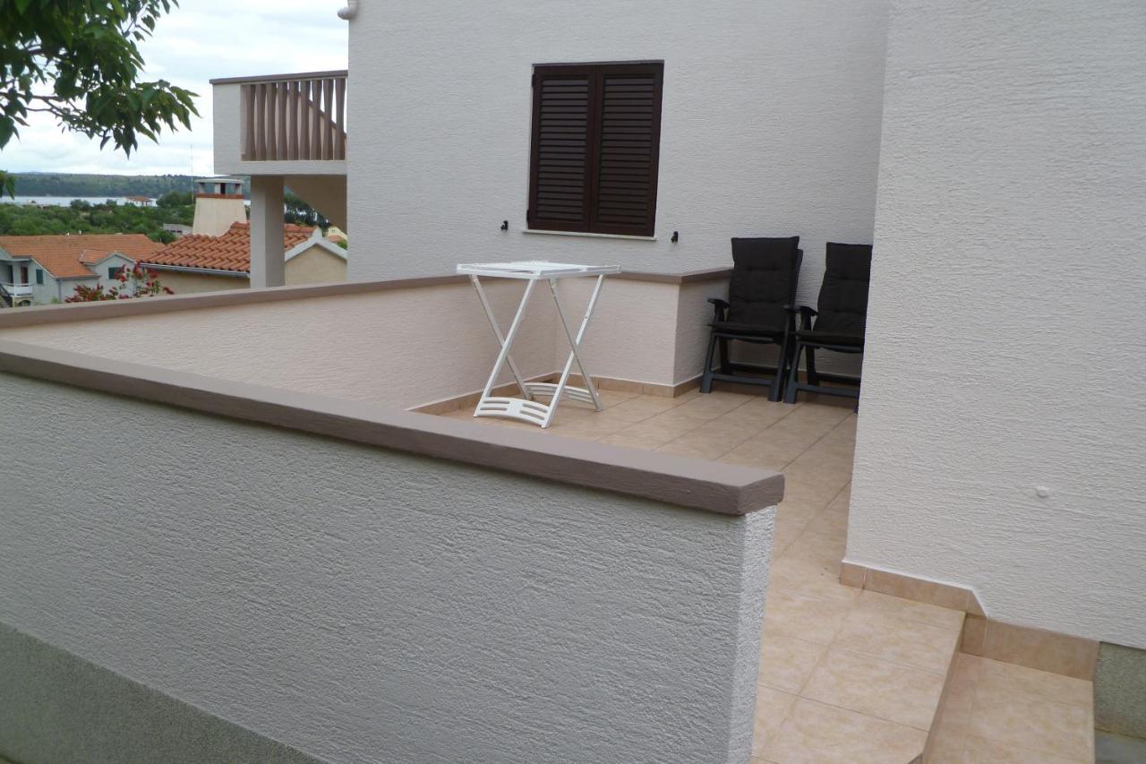Apartments With A Parking Space Sali, Dugi Otok - 8154 Экстерьер фото