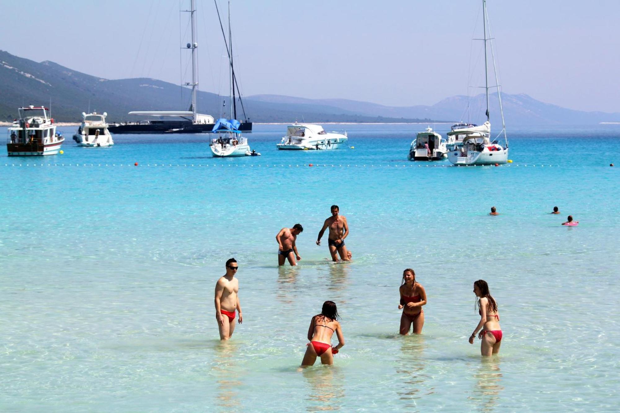Apartments With A Parking Space Sali, Dugi Otok - 8154 Экстерьер фото